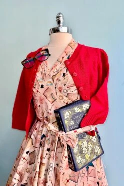 Vintage Books Short Sleeve Rose Dress In Pink By Miss Lulo 6 Vintage Books Short Sleeve Rose Dress In Pink By Miss Lulo -MODERN MILLIE Shop CF6BFF9D E557 4B53 9B41 A23CCB10B87D