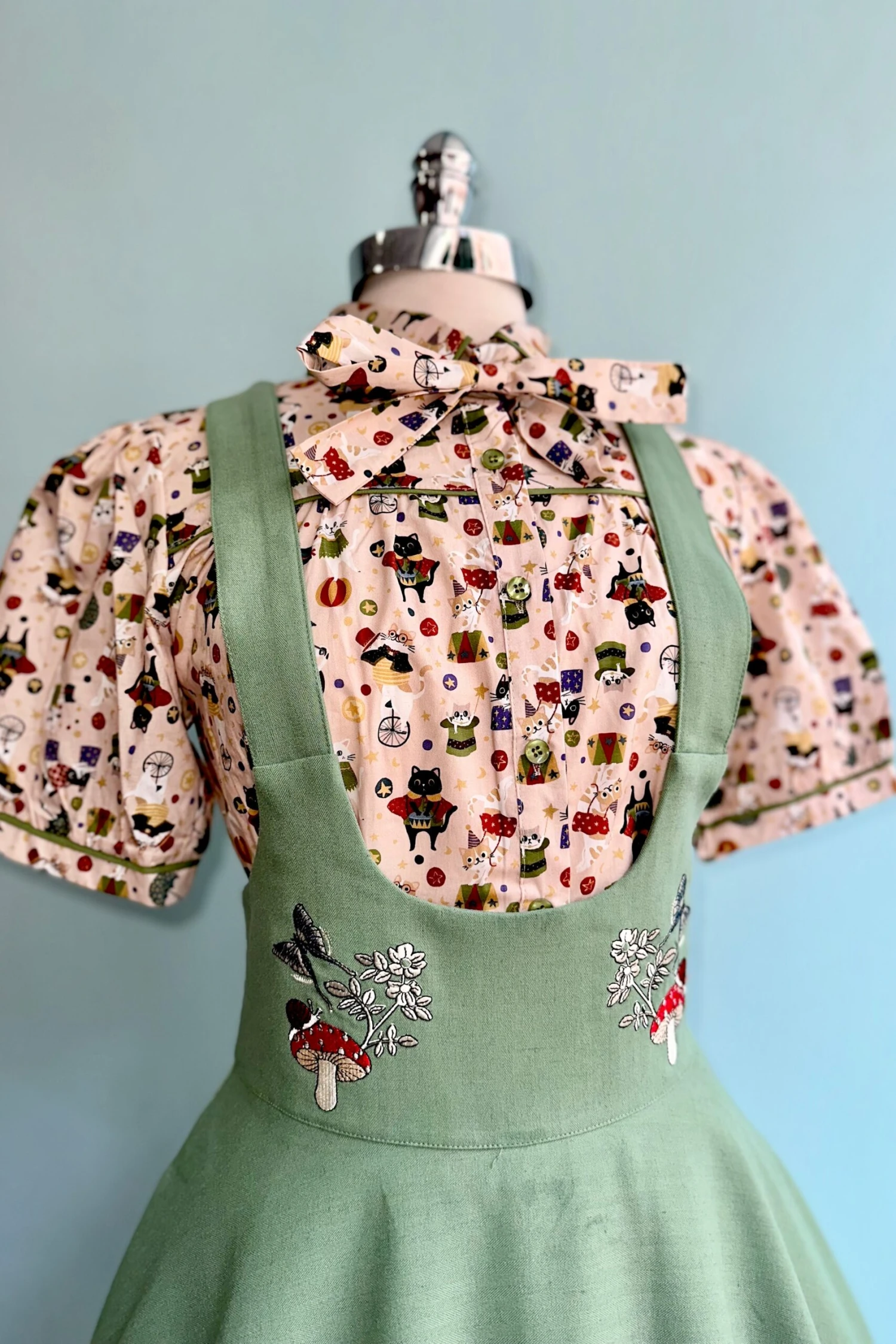 Moth and Mushroom High Waisted Pinafore Skirt by Voodoo Vixen Moth And Mushroom High Waisted Pinafore Skirt By Voodoo Vixen -MODERN MILLIE Shop D12849D1 D285 4CFC 8B45 2255B13BA697 scaled