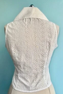 Broderie Anglaise Hillary Top In White By Collectif 7 Broderie Anglaise Hillary Top In White By Collectif -MODERN MILLIE Shop D1A70280 D844 44DC 9FB1 C833547C1812