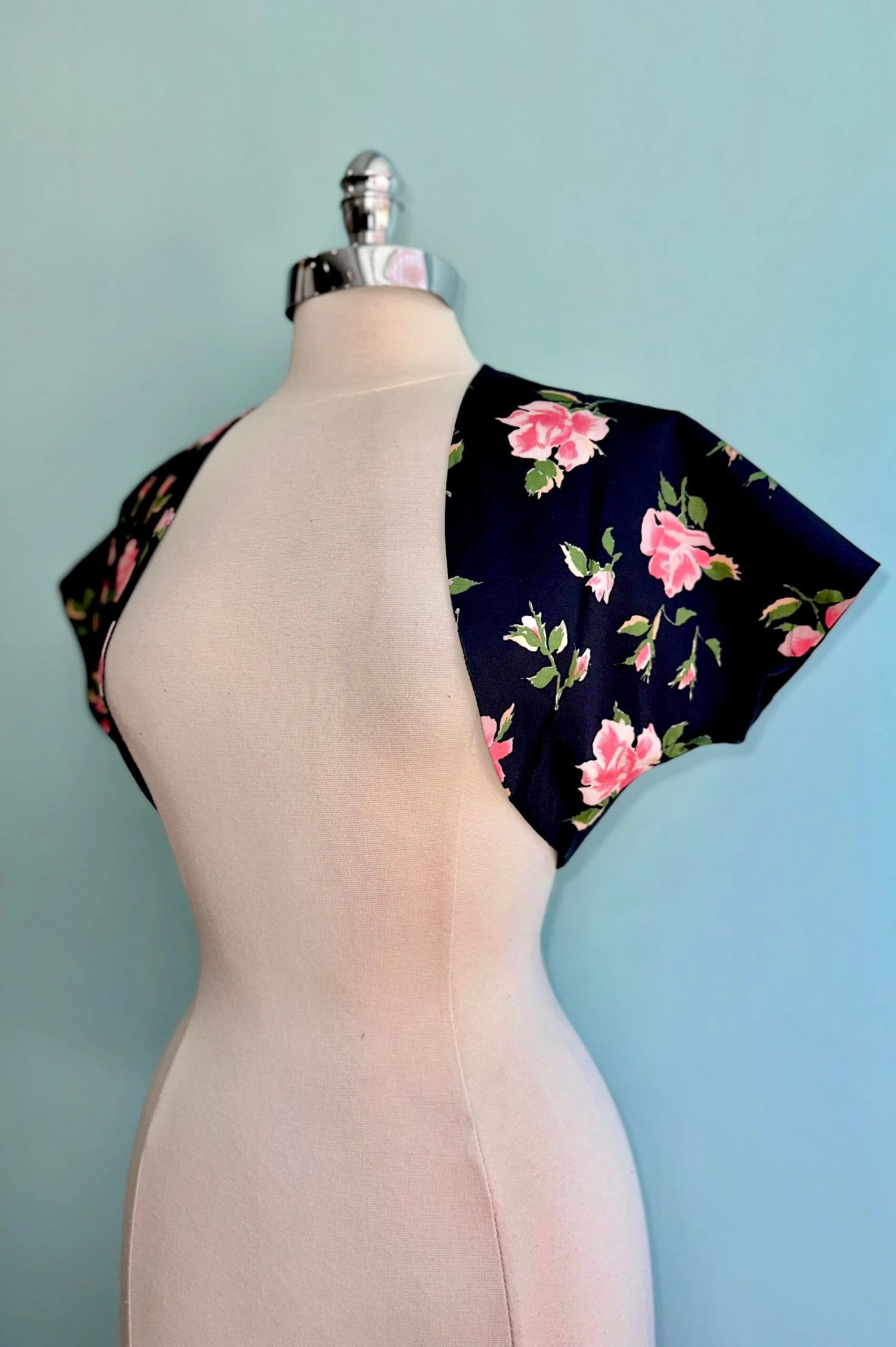 Suzy Bolero Top in Beauty Queen Black & Pink Floral by Retrospec'd Suzy Bolero Top In Beauty Queen Black & Pink Floral By Retrospec'd -MODERN MILLIE Shop D765356E 64C7 4270 AD5E 07673CED102E scaled