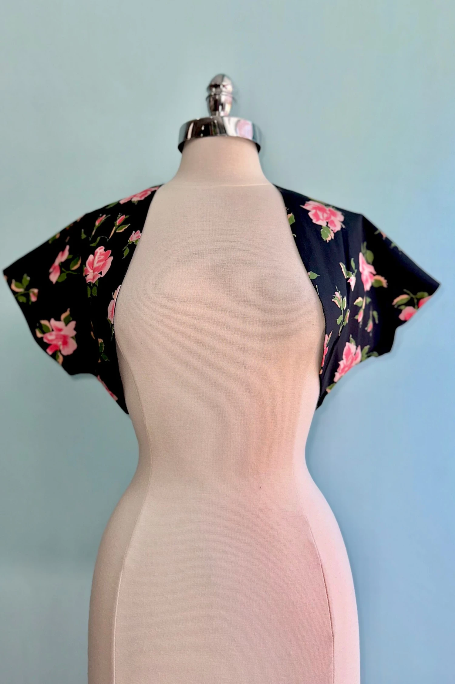 Suzy Bolero Top in Beauty Queen Black & Pink Floral by Retrospec'd Suzy Bolero Top In Beauty Queen Black & Pink Floral By Retrospec'd -MODERN MILLIE Shop DCADCE33 7868 4B13 880C AE069683DBAA scaled