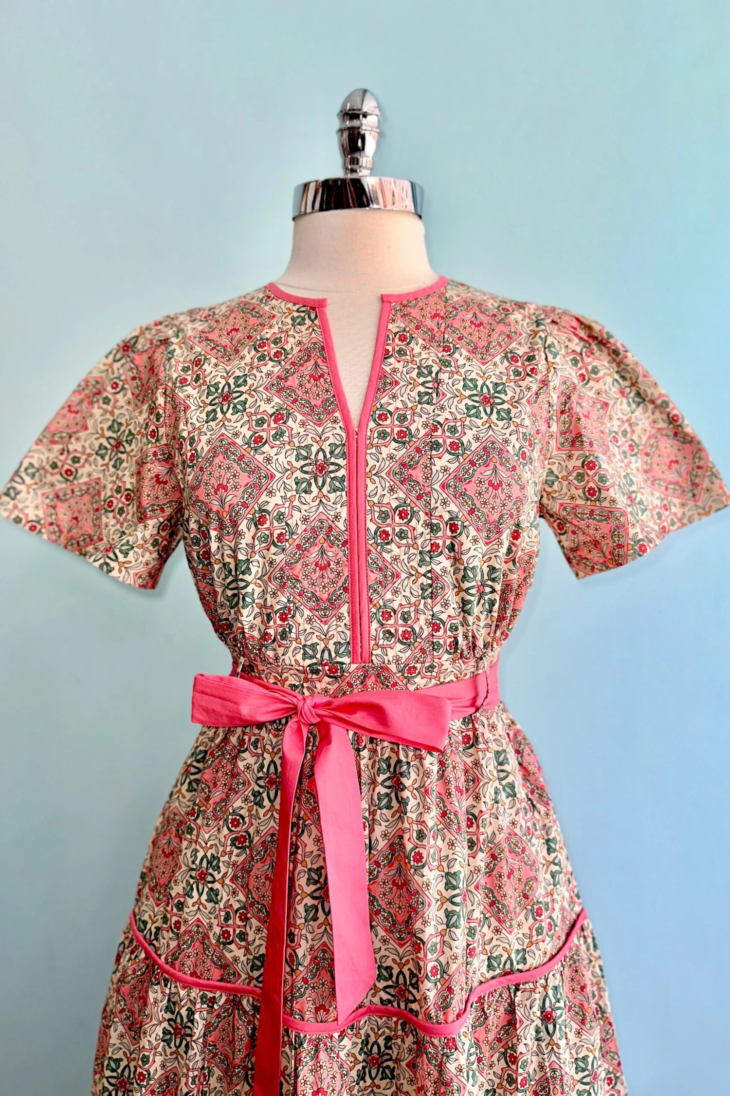 Contrast Hem Short Sleeve Midi Dress in Coral Contrast Hem Short Sleeve Midi Dress In Coral -MODERN MILLIE Shop E1F61393 7EB3 45B7 AA10 26EDA6576557 scaled