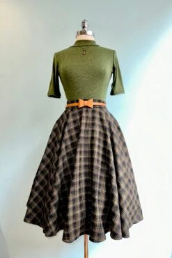 Olive Denise Elbow Length Top By Heart Of Haute 5 Olive Denise Elbow Length Top By Heart Of Haute -MODERN MILLIE Shop E358E054 C92E 4D12 AF5E 61EC9BDCB12E