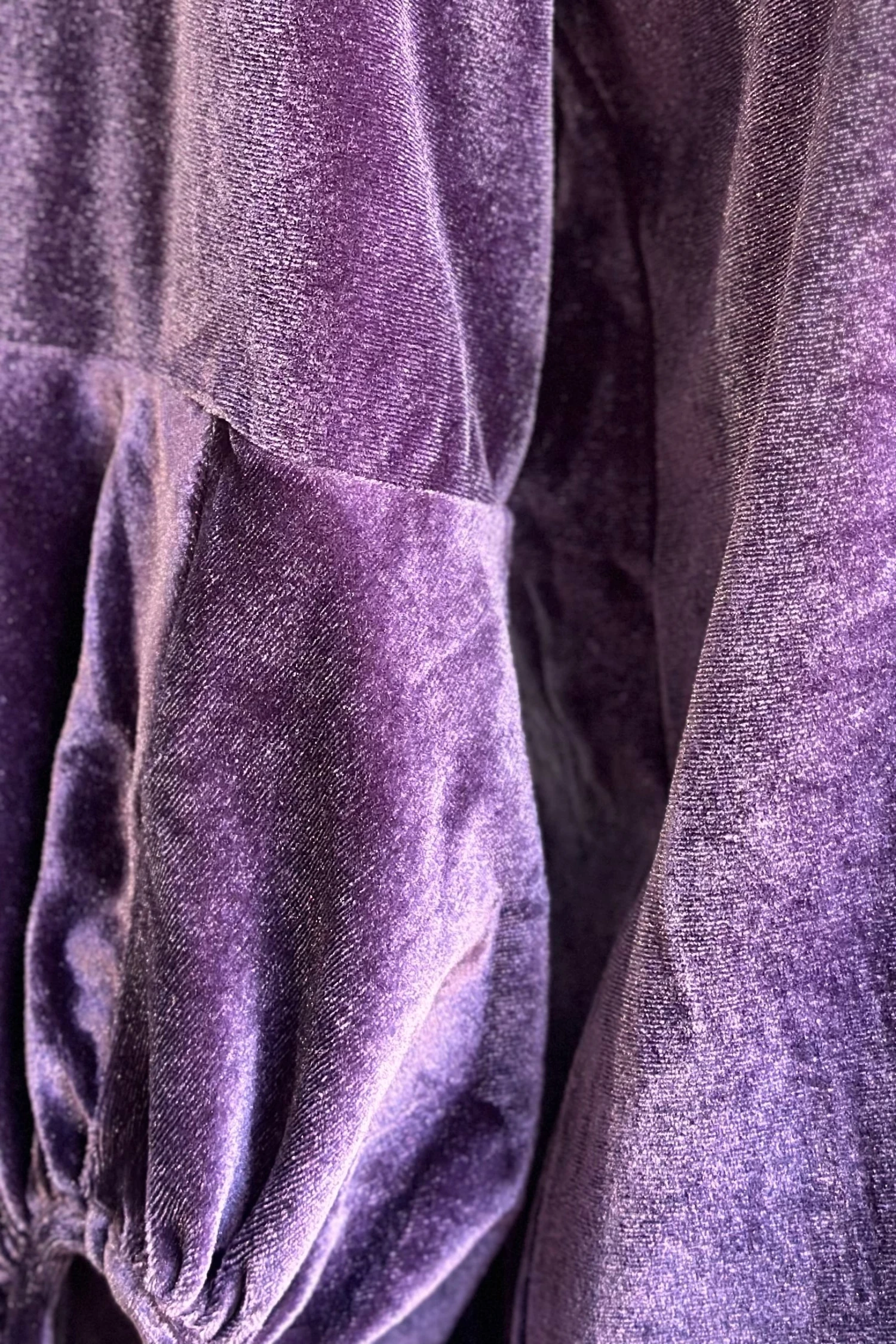 Purple Velvet Balloon Sleeve Top by Compania Fantastica Purple Velvet Balloon Sleeve Top By Compania Fantastica -MODERN MILLIE Shop E46573D9 645A 474E AF35 0151946CE9FB