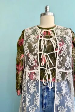 Ecru Sheer Floral Embroidered Lace Vest -MODERN MILLIE Shop E65E1E03 7B44 41D5 B949 EB268FAB64EE