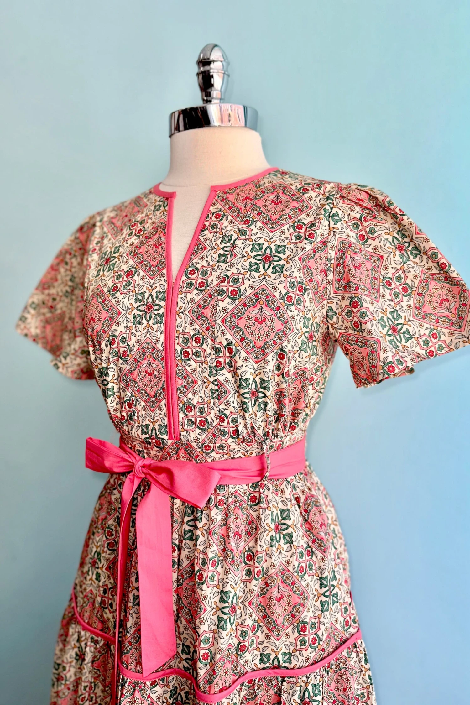 Contrast Hem Short Sleeve Midi Dress in Coral Contrast Hem Short Sleeve Midi Dress In Coral -MODERN MILLIE Shop EA5311DE 65D4 44DA 9B23 37C076C11C08 scaled