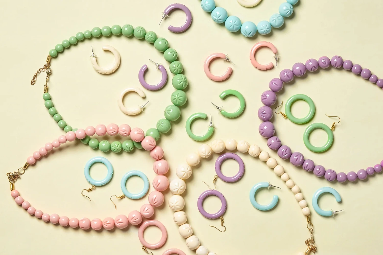 Heather Heavy Carve Beaded Necklace by Splendette Heather Heavy Carve Beaded Necklace By Splendette -MODERN MILLIE Shop EARRINGSANDNECKLACESYELLOWBGcopy 9035bfa1 0a5f 4ead a3bc bc6d97896067