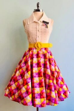 Pink Geometric Daisy Circle Skirt By Heart Of Haute -MODERN MILLIE Shop ED77713B 6037 40F1 841C BCD0FA21C89C