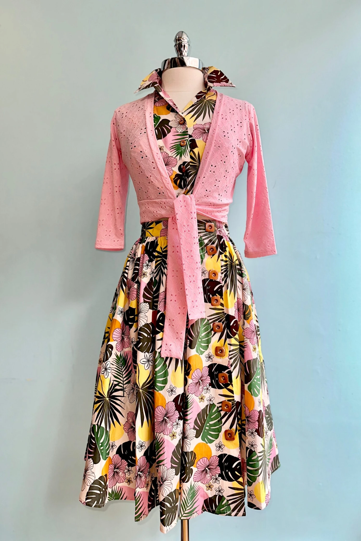 Benita Tropical Print Button Down Top by Hell Bunny Benita Tropical Print Button Down Top By Hell Bunny -MODERN MILLIE Shop EE712F65 9782 4F9C A826 30D3F120B406 scaled