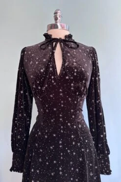 Vela Velvet Mini Dress By Hell Bunny 6 Vela Velvet Mini Dress By Hell Bunny -MODERN MILLIE Shop EFE566EF 3B3B 4809 8EC8 C58597698734