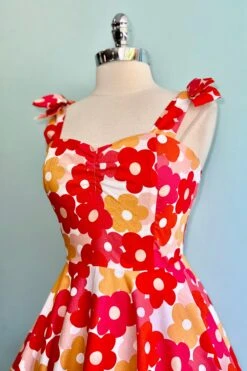 Red Mod Floral Sarah Dress By Heart Of Haute -MODERN MILLIE Shop F12756D6 8E23 4B60 984A 58430E810599