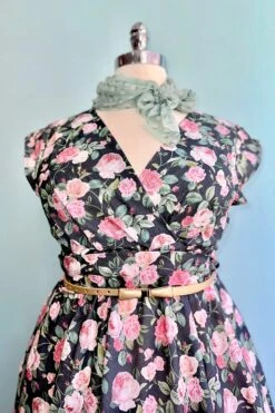 Roses Greta Dress By Retrolicious -MODERN MILLIE Shop F49843FE 527B 485E 8A30 754F2CCFE39F