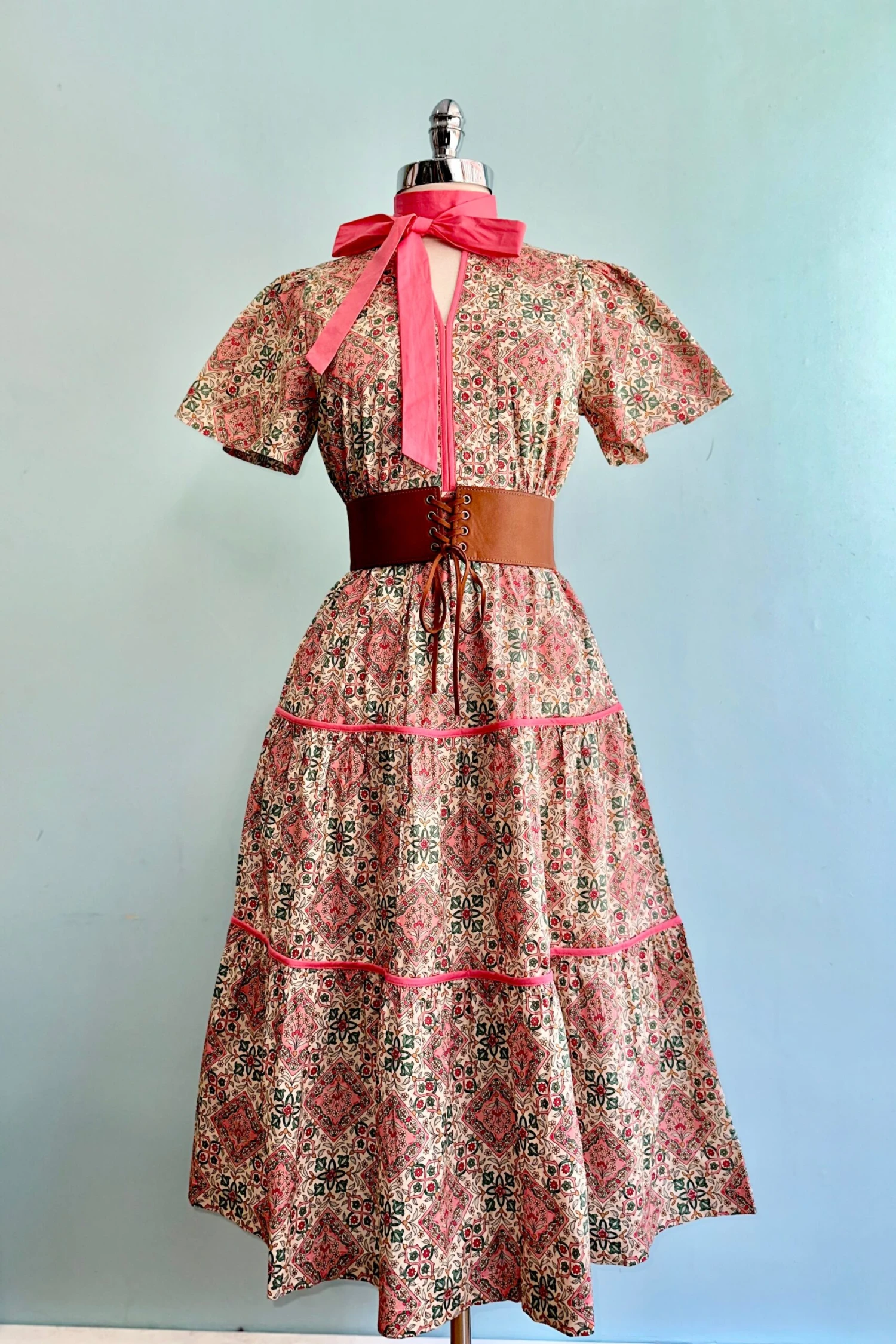 Contrast Hem Short Sleeve Midi Dress in Coral Contrast Hem Short Sleeve Midi Dress In Coral -MODERN MILLIE Shop F85C5B48 BE25 492D 9040 4DF9C20B0261 scaled