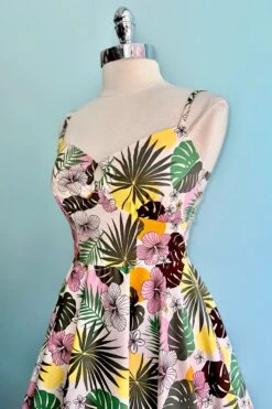 Benita Tropical Floral 50's Dress By Hell Bunny -MODERN MILLIE Shop FC4B4797 F667 463E BCE4 76AF83F11608