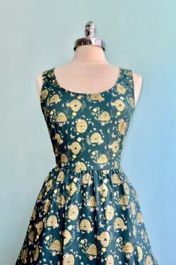 Blue Beehive Fit & Flare Dress By Retrolicious -MODERN MILLIE Shop FF3256FF 312F 4E4E 83DF 970F1E0C28A9