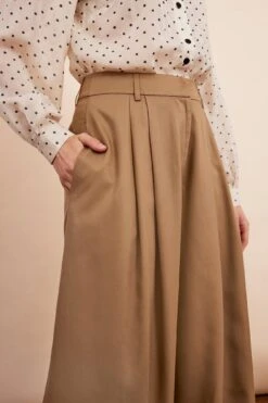 Front Page -MODERN MILLIE Shop Mabel Trouser Toasted Marshmallow Emily and Fin D 1
