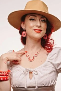 Midi Necktie Red Bangle By Splendette -MODERN MILLIE Shop Splendette Western Jewellery Red Necklace Model 2 Crop 40780723 0f9a 486c a882 c020240a5f06