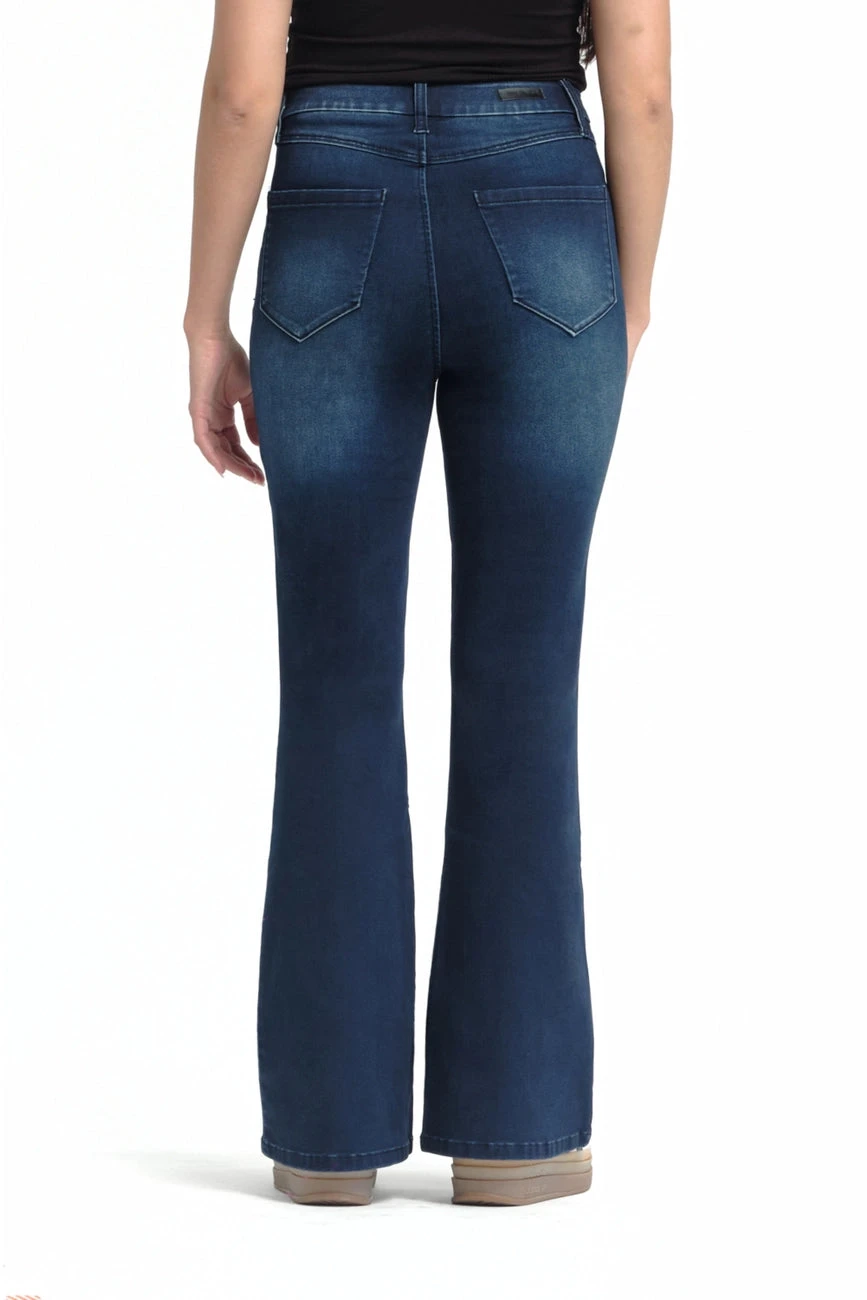 30" Better Butter Flare Leg Jeans by 1822 Denim 30" Better Butter Flare Leg Jeans By 1822 Denim -MODERN MILLIE Shop d304ea99db81b3a775a26311a2991deab3c39ef7b6644a3e50027c721082c0ec