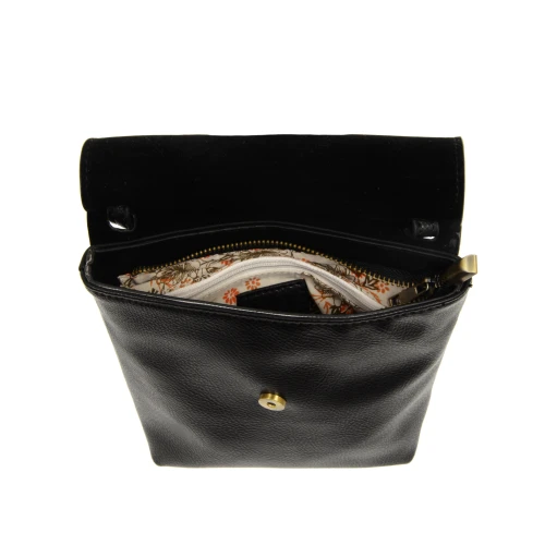 Aimee Cross-Body Bag in Multiple Colors! Aimee Cross-Body Bag In Multiple Colors! -MODERN MILLIE Shop download 5 4c32de53 c7f6 4ea6 a241 813d458f8f23