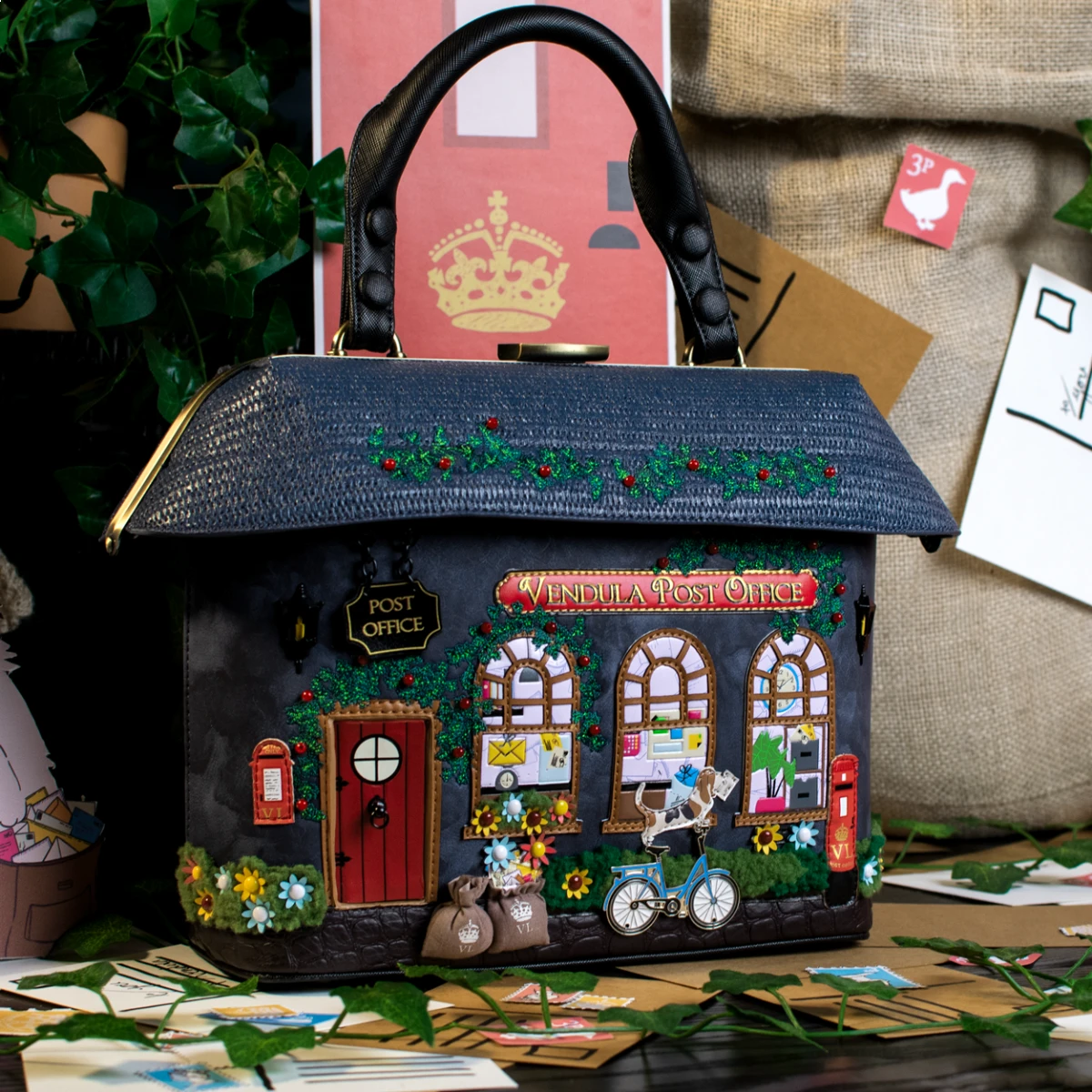 Old Post Office Grab Bag in Navy by Vendula London Old Post Office Grab Bag In Navy By Vendula London -MODERN MILLIE Shop dsc 0034