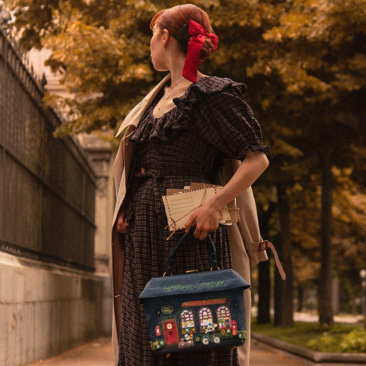 Old Post Office Grab Bag in Navy by Vendula London Old Post Office Grab Bag In Navy By Vendula London -MODERN MILLIE Shop earlyautumn 5