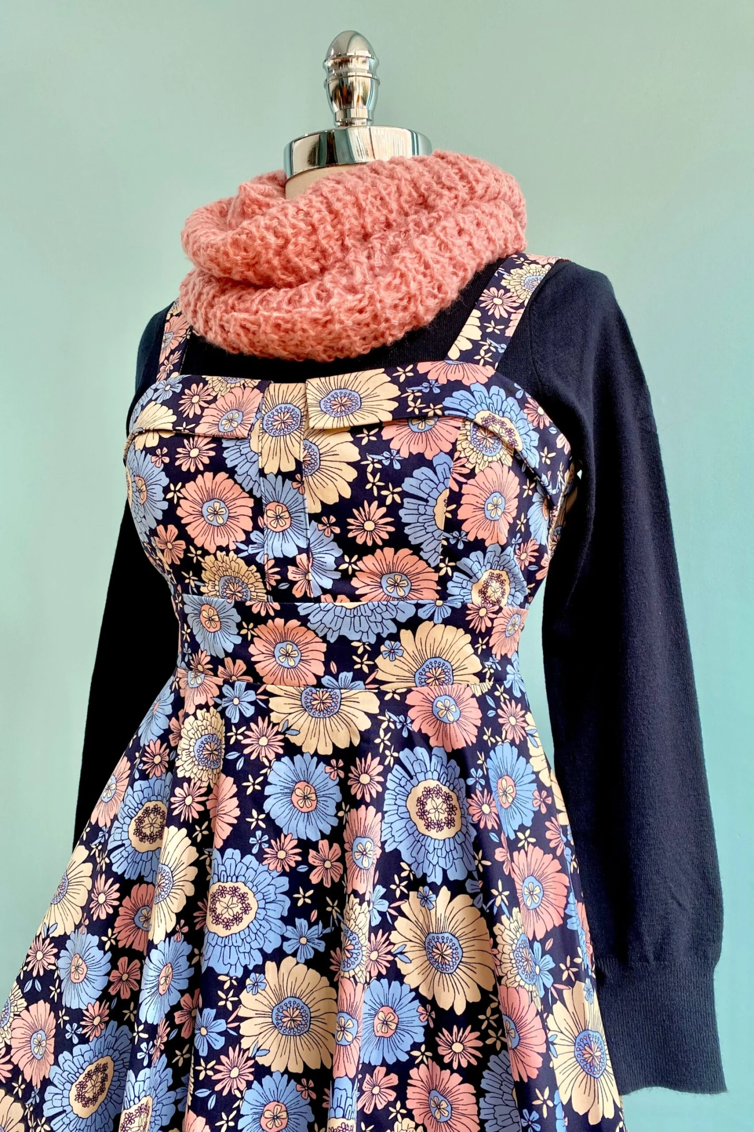 Navy Long Sleeve Knit Pullover Sweater Navy Long Sleeve Knit Pullover Sweater -MODERN MILLIE Shop image 3d0e0eb3 da73 4820 aede 3250db4ef78d scaled