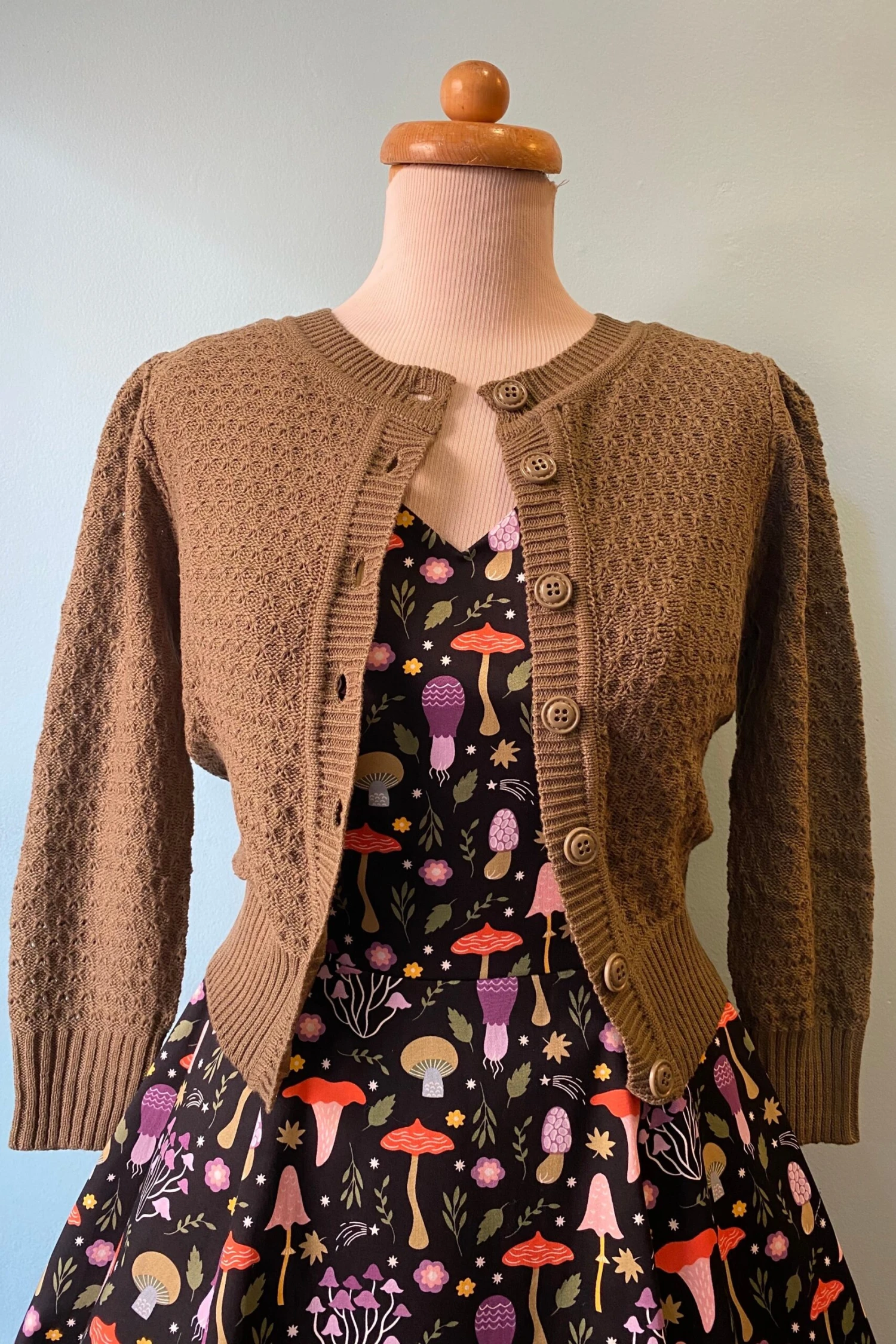 Olive Puff Sleeve Cropped Cardigan Olive Puff Sleeve Cropped Cardigan -MODERN MILLIE Shop image 47ece445 3c7f 4135 8fd2 61df81baa8ab scaled