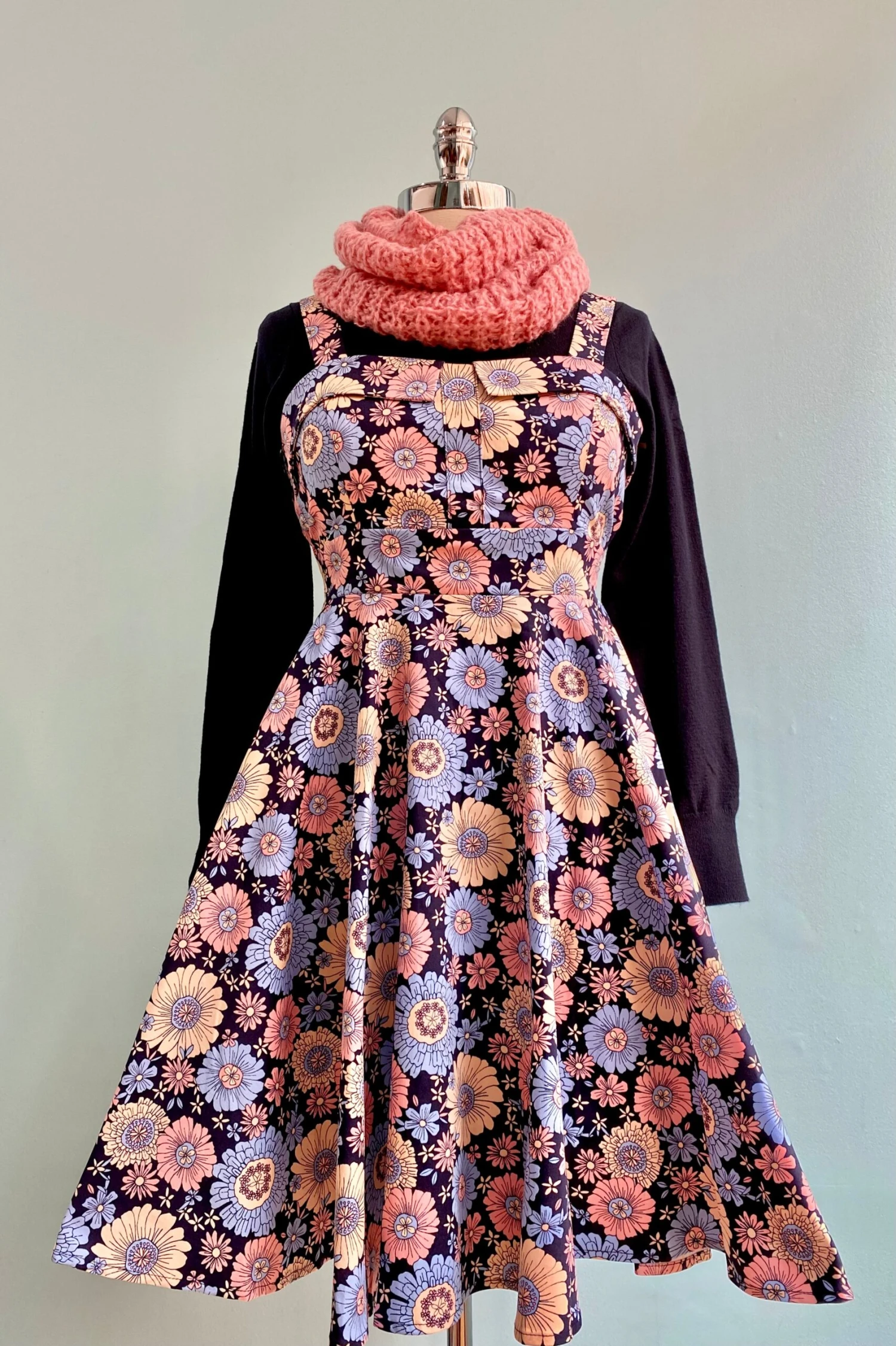 Navy Long Sleeve Knit Pullover Sweater Navy Long Sleeve Knit Pullover Sweater -MODERN MILLIE Shop image 617a9a1b e81f 41c3 86cc c897a438c3b4 scaled