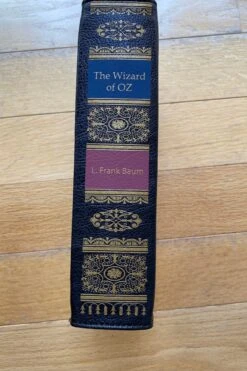 Black Wizard Of Oz Book Cross-body Bag -MODERN MILLIE Shop image 8ee49ab2 b006 474e ac8e f9f9d53b6706