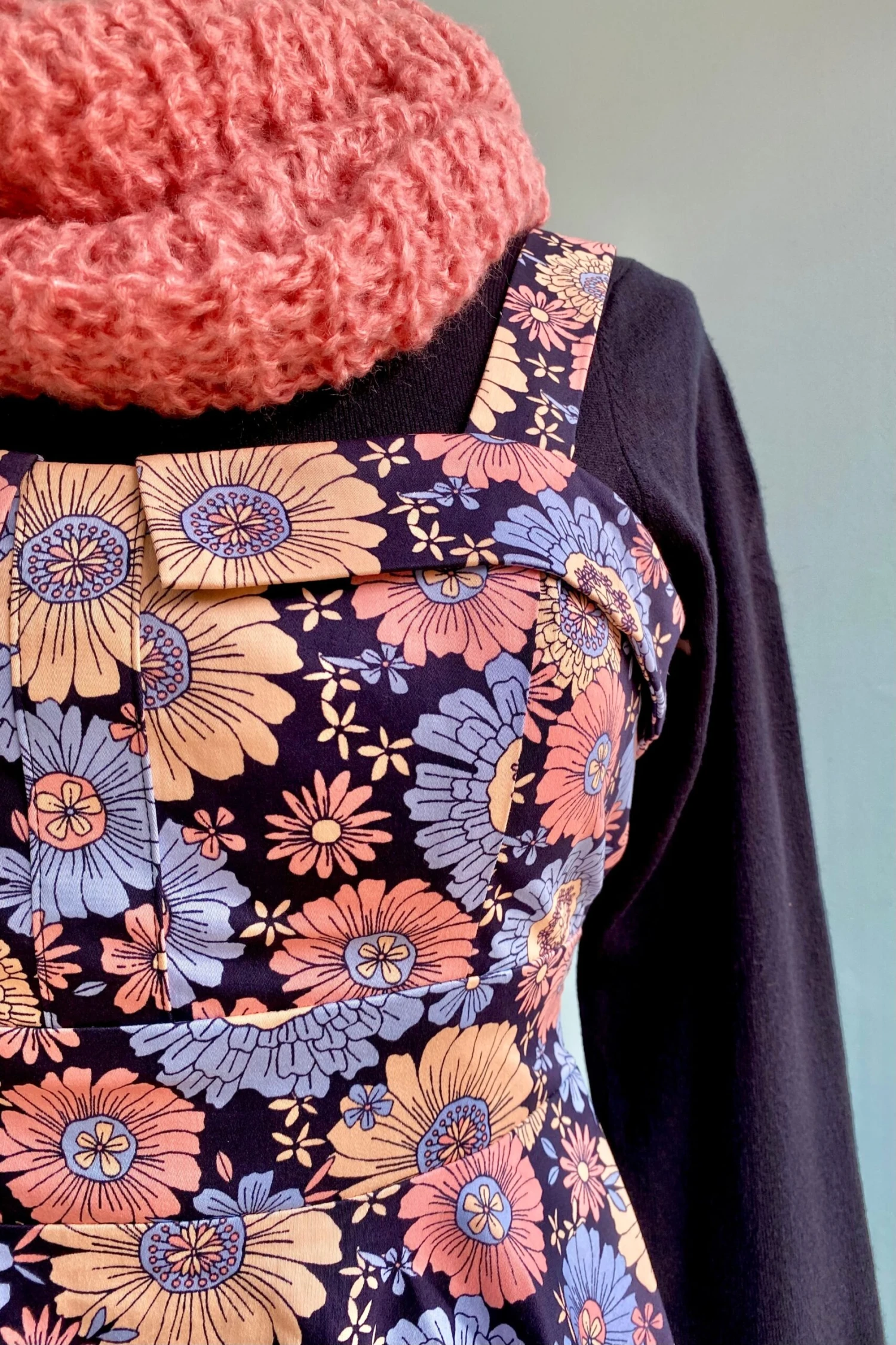 Navy Long Sleeve Knit Pullover Sweater Navy Long Sleeve Knit Pullover Sweater -MODERN MILLIE Shop image c492142c 648e 4b02 b50d b62d22dea567 scaled